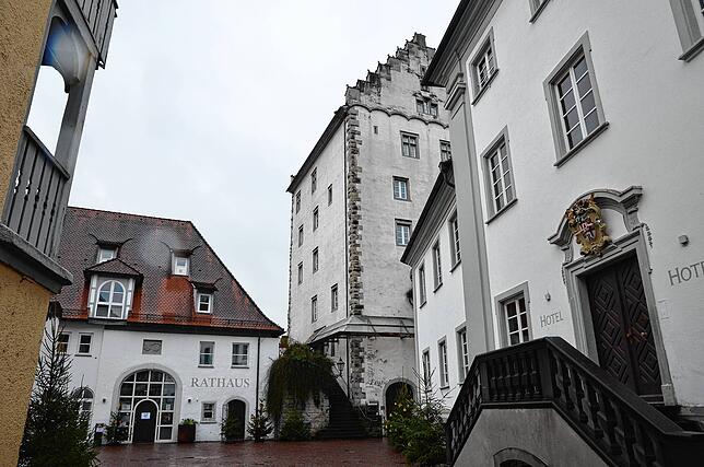 Still ruht das Schloss im Wintergrau: Seit Herbst 2017 steht das Bischofschloss leer. Ebenso lange hat die Stadt es in ihrem Besitz. ...