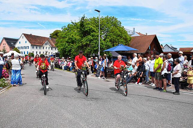 Bild 3: Nöggenschwiel feiert die 53. Rosentage – Teil 2