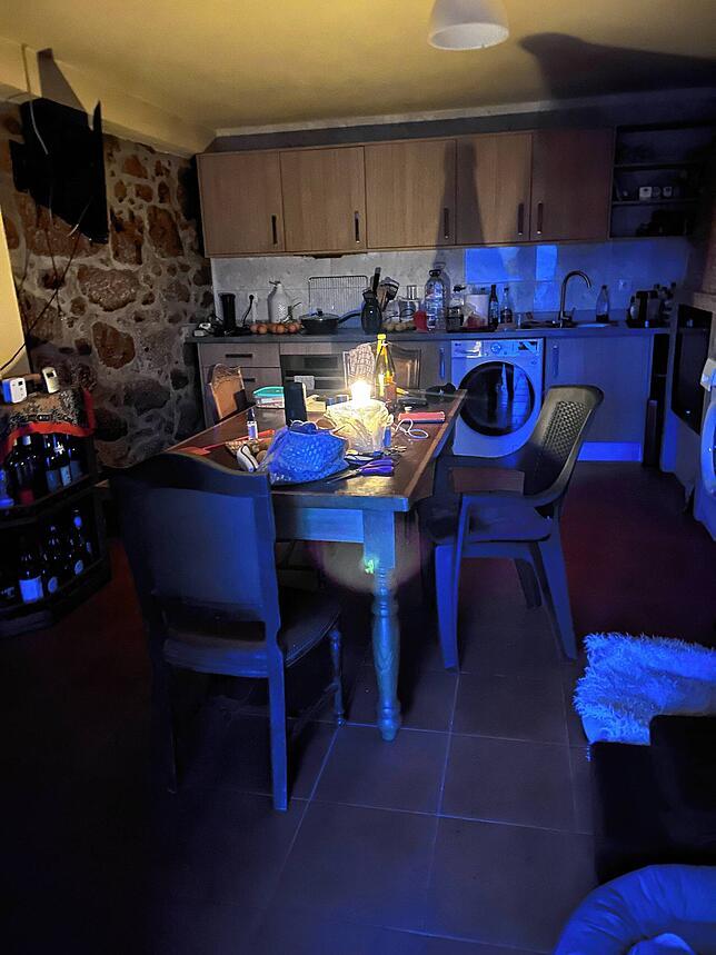 In ihrer kleinen Wohnung erlebt die Villingerin beim großen Stromausfall einen Abend der besonderen Art.