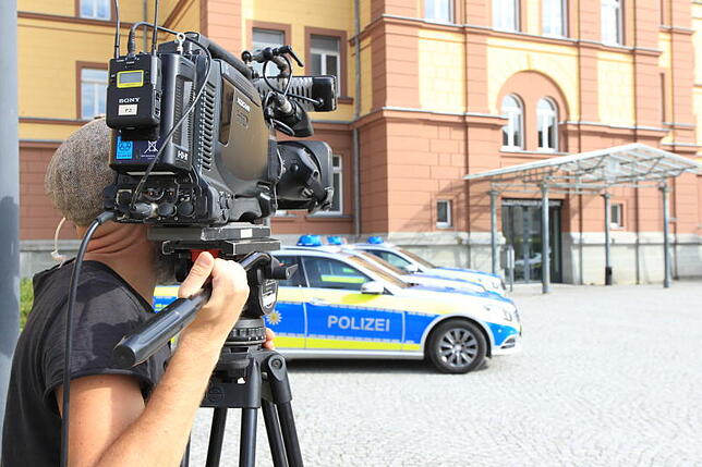Vor dem Polizeipräsidium in Konstanz hatte sich gestern ein Kamerateam positioniert. Der Erpressungsfall hat bundesweite Aufmerksamkeit. ...