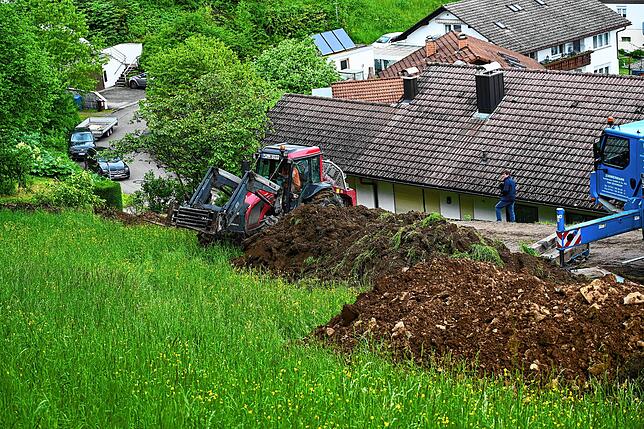 Bild 7: Bergung des Feldhäckslers- Hier sind die Bilder