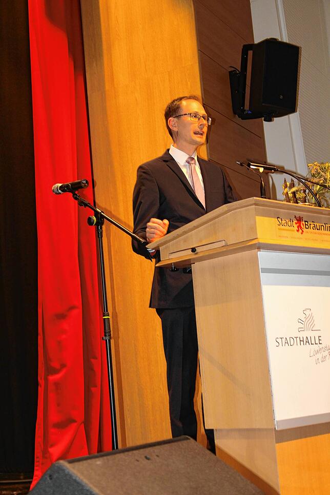 Bild 18: Kilbig Bräunlingen: Trachten bestimmten den in der Stadthalle