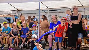 Bild : Stadtfest in St. Georgen: Viele Besucher schmückten das Fest. Gute Unterhaltung und schönes Wetter.
