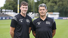 U21-Trainer Ralf Hellmer (rechts, hier mit Frederick Bruno) sieht seine Mannschaft trotz eines weiteren Ausfalles gut aufgestellt für ...