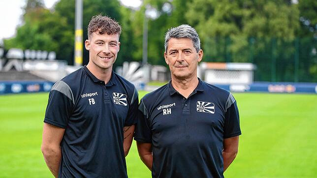 Frederick Bruno (links) und Ralf Hellmer, die Trainer der Villinger U21, waren mit der Vorstellung ihrer jungen Mannschaft beim FC ...
