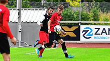 Tor-Premiere: Noel Zipfel (hier auf dem Archivbild vorn, gegen Serkan Korkut vom FC Tiengen 08) erzielte beim 3:1-Erfolg des FC ...