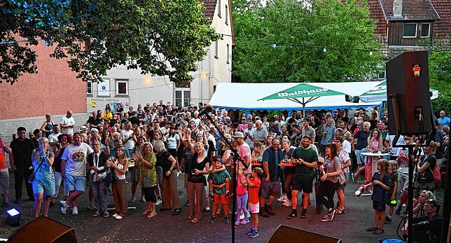 Bild 16: Sommer, Musik, gute Laune: So feierte Gurtweil das Gurtwiil Open Air 2025 - Das sind die besten Bilder