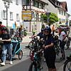 Teilnehmer des Slow-ups machen Station in Gailingen.