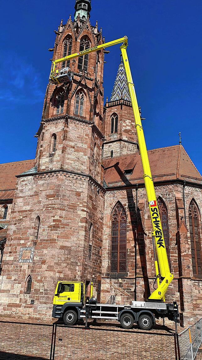 Bild 1: Untersuchungen an Münsterturm in luftiger Höhe