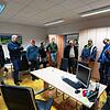 Besichtigungstour in Espasingen: Ortsvorsteher Andreas Bernhardt (rechts im Bild) plaudert nebenbei auch aus dem Nähkästchen, wie der ...