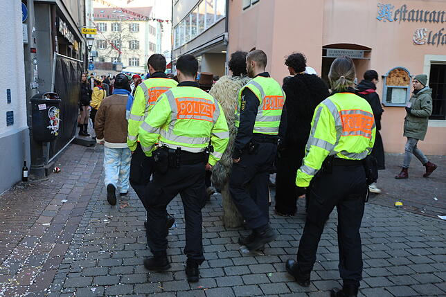 Bild 9: Konstanzer Straßenfasnacht 2025: Wenn die Altstadt zur Partyzone wird - Hier die schönsten Bilder!