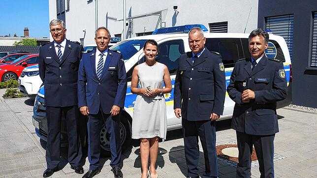 Intensiveres Miteinander: Staatssekretärin Rita Schwarzelühr-Sutter (Mitte) traf sich zum Austausch mit dem Stabs-Chef und ...