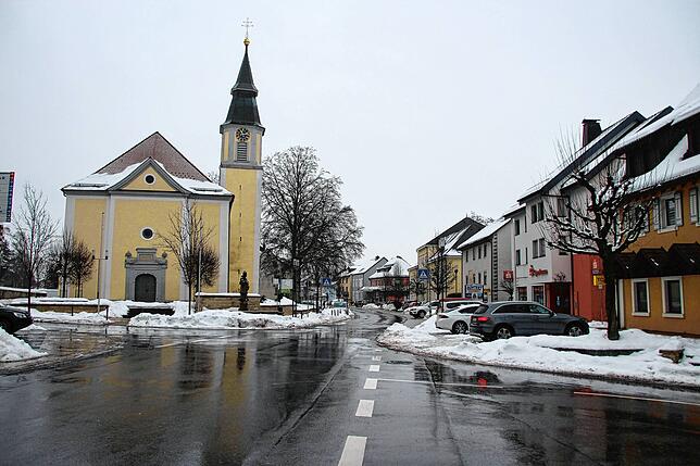 Über die jüngsten Maßnahmen für die Stadtkirche Stühlingen Heilig Kreuz informiert Pfarrer Karl-Michael Klotz.