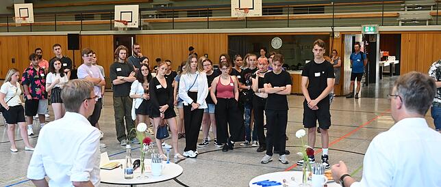 Die beiden OB-Kandidaten Philipp Frank (links) und Martin Gruner stellten sich bei einer Infoveranstaltung für Erstwähler in der ...