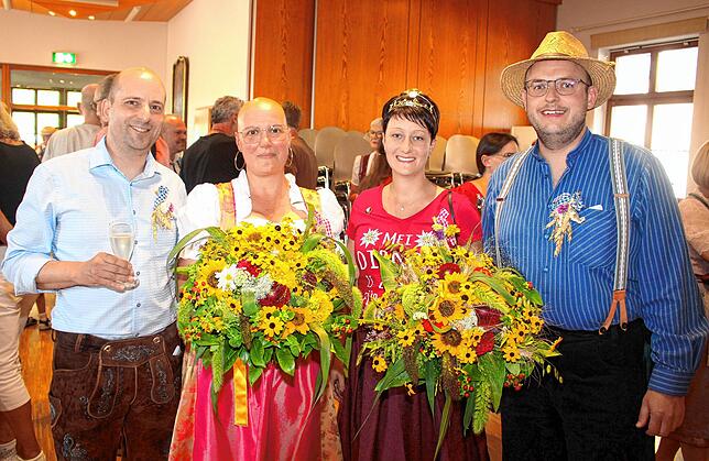 Beim Auftakt der Sichelhenke gab es dankende Worte an die vielen ehrenamtlichen Helfer des Bohlinger Heimatfestes, den Festgästen und ...