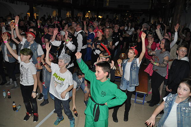 Bild 24: Bilder vom begeisterten Publikum beim Turnerball in Bad Dürrheim