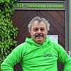 Vor dem Naturschutzzentrum des BUND in Möggingen: Naturschützer Thomas Giesinger glaubt, dass auf Ministeriumsebene die Entscheidung ...