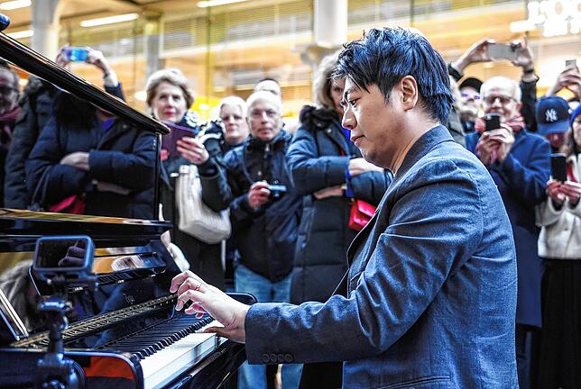 Er kann sich im Klavierspielen regelrecht verlieren: Lang Lang, Pianist aus China.