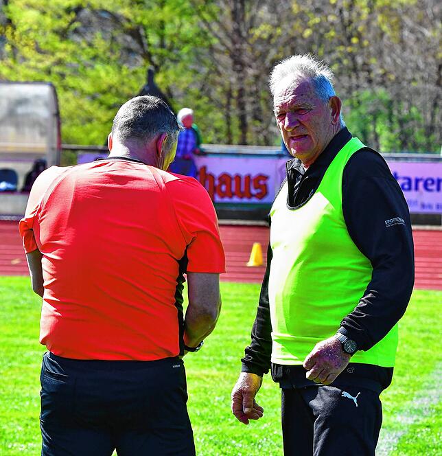 Bild 4: SG FC Wehr/Brennet siegt im Spitzenspiel mit 3:1 gegen FC WIttlingen – und wir haben Fotos!