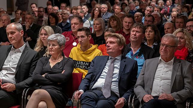 Den Neujahrsempfang der Stadt Meßkirch im Festsaal des Schlosses verfolgten am Donnerstagabend rund 260 Gäste. In der ersten Reihe saßen ...