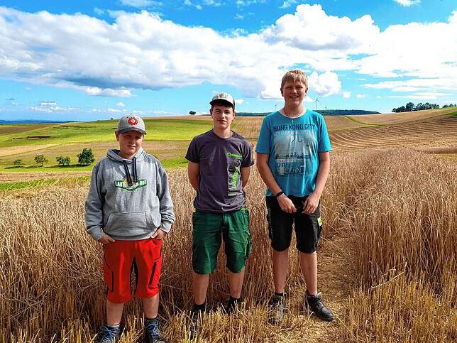 Von links: Die zwei Leichenauer-Söhne Moritz und Nils und ein Cousin.