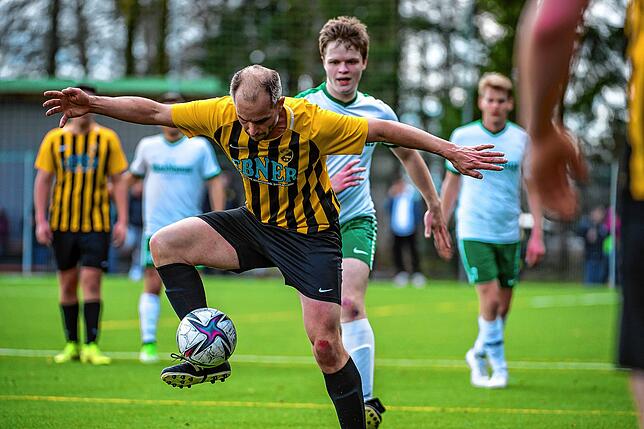 Bild 7: SV Nöggenschwiel gewinnt Derby beim SV Waldhaus mit 2:1 &ndash; und wir haben Bilder!
