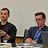 Bürgermeister Benjamin Mors freut sich mit Musikschulleiter Markus Burger (von rechts) über die Entwicklung der Steißlinger ...