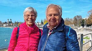Cornelia und Wilhelm Ipser an der Häfler Promenade.