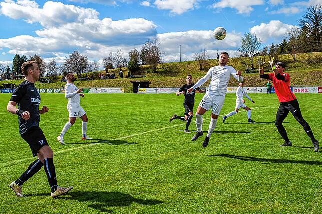 Bild 30: SV Waldhaus besiegt den SV Rheintal glatt mit 4:0 &ndash; und wir haben Bilder!