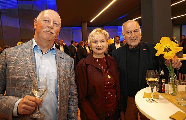 Stefan Fehrenbach, Schulleiter Hohentwiel-Gewerbeschule, Carola Kunturis, Konditormeisterin Mühlhausen-Ehingen, und Horand Gärtner, ...