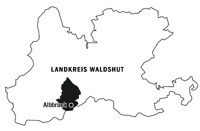 Albbruck liegt direkt am Rhein.