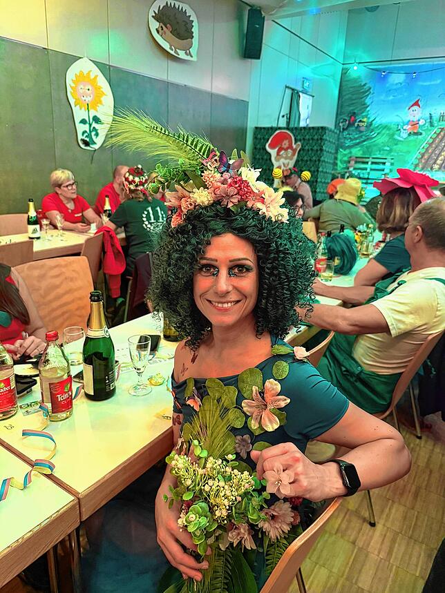 Bild 5: Bunte Fasnacht in Reckingen: Fasnachtsgärtner zeigen, wie man richtig feiert!
