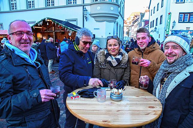 &bdquo;Der Villinger Weihnachtsmarkt ist schön&ldquo;, betonen diese Besucher mehrfach.
