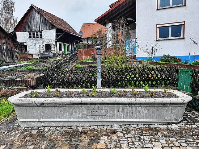 Bambergen hat drei Dorfbrunnen aus dem Jahr 1894. Zwei davon wurden verfüllt.