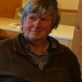 „Tagsüber verteile ich Kaffee in der Wärmestube der AGJ und sonst mach‘ ich Platte.“Dieter Rattke, lebt auf den ...