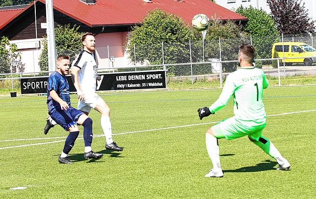 Bild 10: VfB Waldshut scheitert knapp in erster Pokalrunde &ndash; und wir haben Bilder!