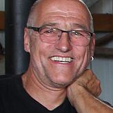 „Das soll kein professioneller Gesangsvortrag werden, sondern eine Liebeserklärung an Laufenburg“, serklärt Charly Oberle, ...
