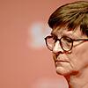 Saskia Esken, SPD-Bundesvorsitzende, hört zu bei der Dialogkonferenz zum SPD-Mitgliedervotum.
