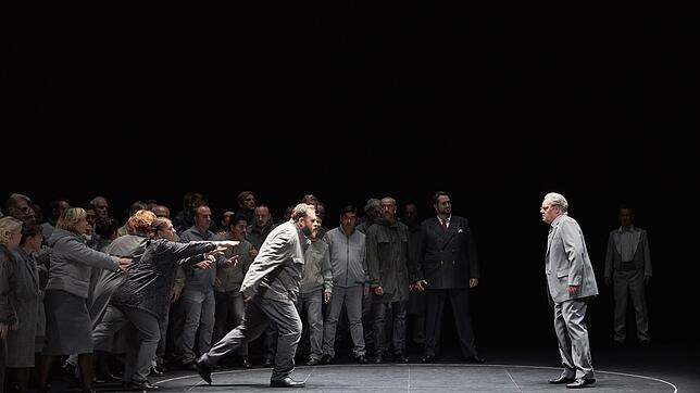 Das Volk hofft auf Lohengrin (Michael König, Mitte) als Anführer.