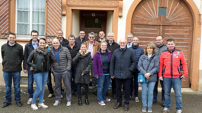 Auf reges Interesse in den Teilorten stoßen die Kandidatinnen und Kandidaten der Freien Liste bei ihrer Ortsteiltour. Unser Bild zeigt ...