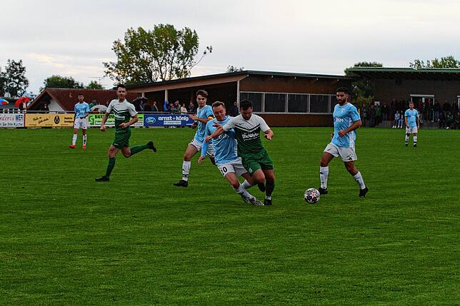 Bild 14: SV Waldhaus bezwingt den SV Obersäckingen mit 4:0 &ndash; und wir haben Bilder!