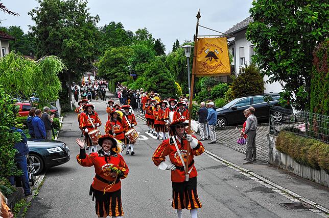 Bild 32: Der Pfingstmusikfest Jubiläumszug zum 100 Jährigen Bestehen in Leimbach – die schönsten Bilder