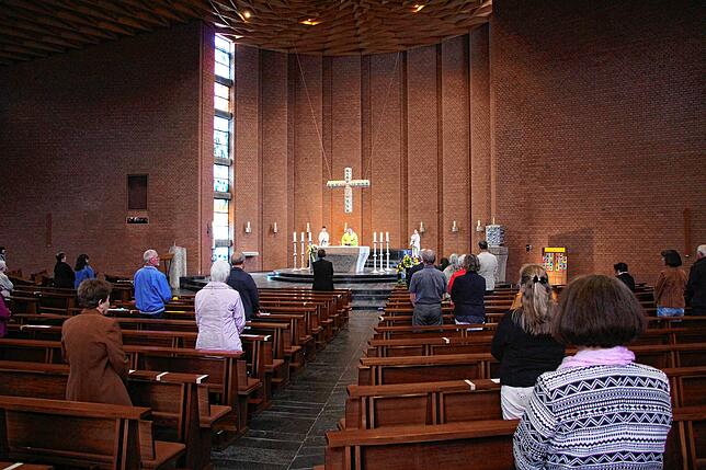 Die Kirche in Erzingen ist mit 80 Plätzen (während der Corona-Pandemie) die größte in der Region. Hier können Krippenfeiern und ...