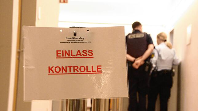 Bei der Berufungsverwandlung des Hausverwalters vor dem Landgericht Konstanz galten hohe Sicherheitsvorkehrungen. Gegen das Urteil ist ...