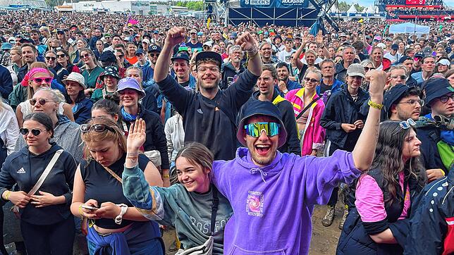 Bild 23: Die besten Bilder vom Auftritt von Tom Odell auf dem Southside 2024