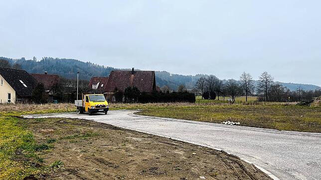 Noch führt die Straße ins Leere. Ein Wettbewerb soll nun klären, wie das Bauquartier im Baugebiet Hasenbühl Süd in Billafingen aussehen ...