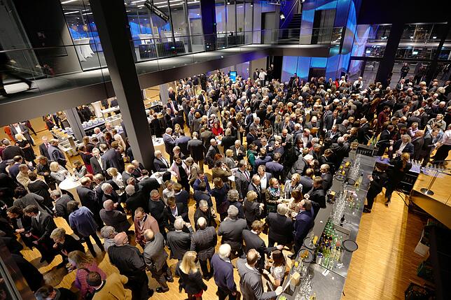 Volles Haus beim Neujahrsempfang der Wirtschaftskammern IHK und Handwerkskammer Konstanz im Bodenseeforum Konstanz. Hier ein Blick ins ...