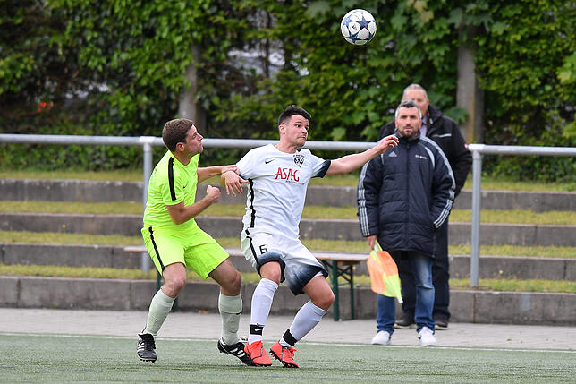Bild 4: SV Weil II besiegt den SV Buch mit 4:0 &ndash; und wir haben die Bilder!