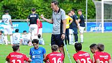 Noch einmal gefordert in diesem Jahr ist der 1. FC Rielasingen-Arlen mit Trainer Andreas Keller (Mitte).
