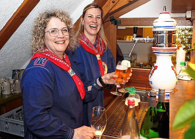 Bild 15: Feiern und schunkeln bei der Finanzsitzung der Narrenzunft Frohsinn - das sind die Bilder